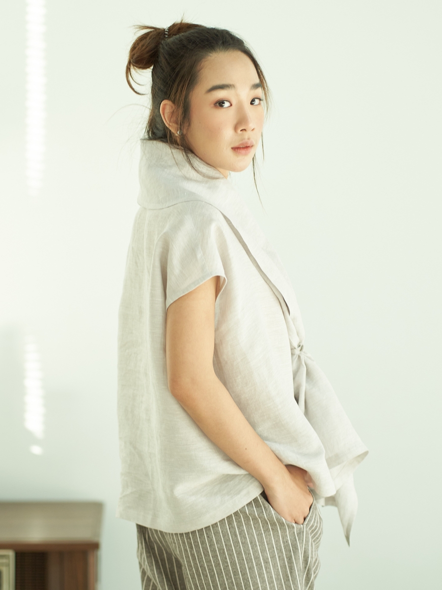 Candith｜Built-in Scarf Linen Light Grey Blouse