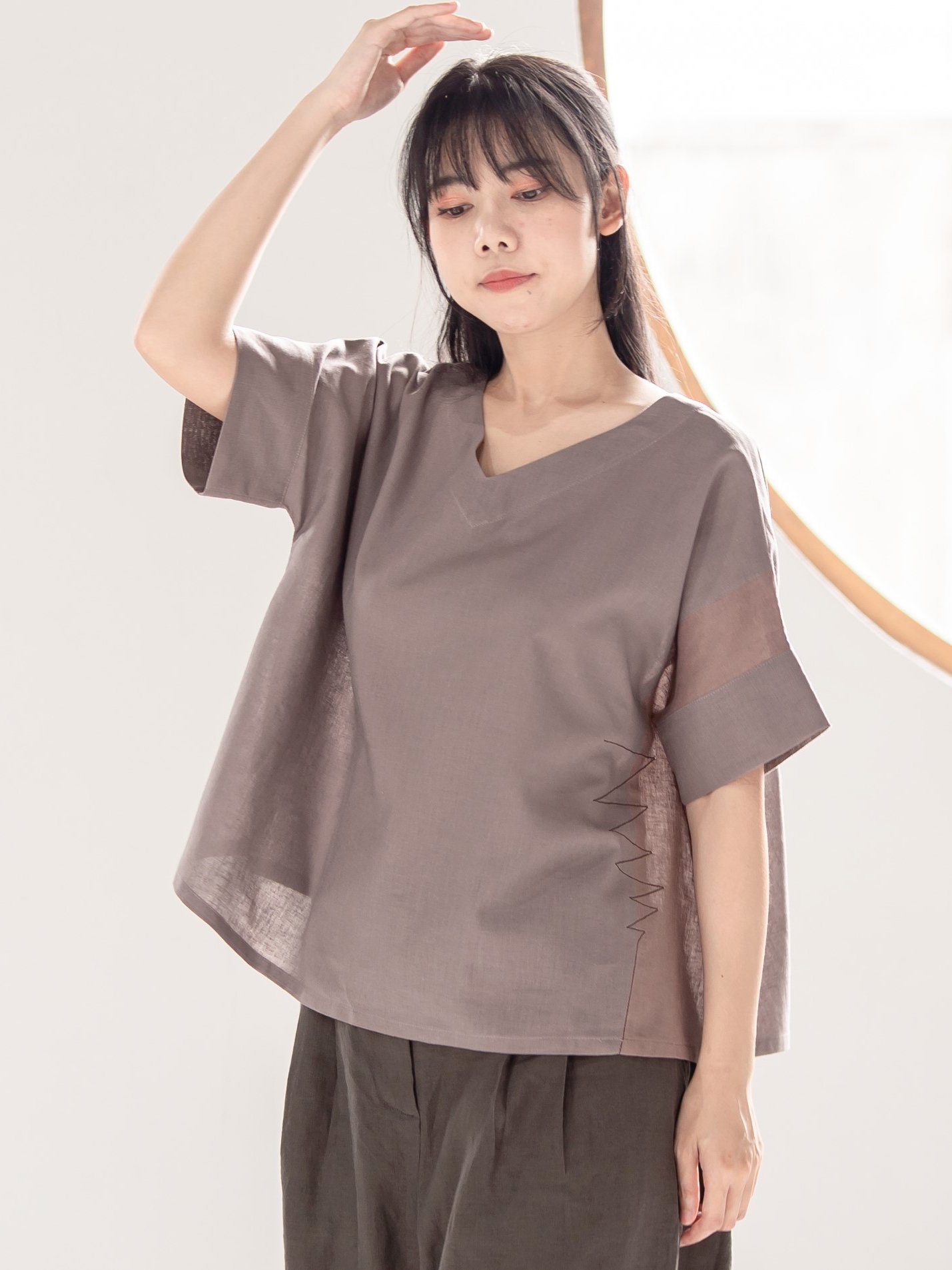 Candith｜Dark Brown Zigzag Hand-Stitching Linen Top