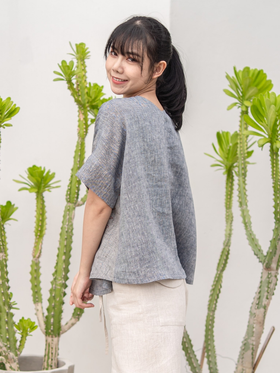 Candith｜ Greyish Blue Zigzag Hand-Stitching Linen Top