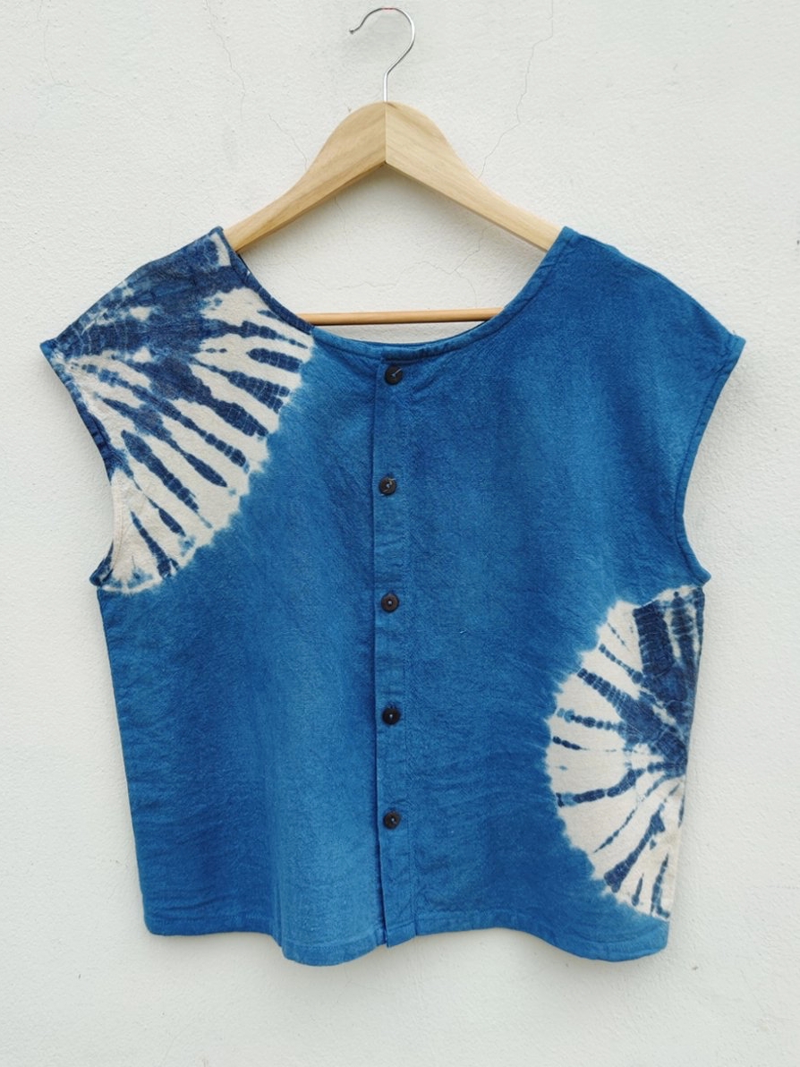 Hug Fai Hug D｜Boat Neck Spider Web Pattern Indigo Tie Dye Blouse