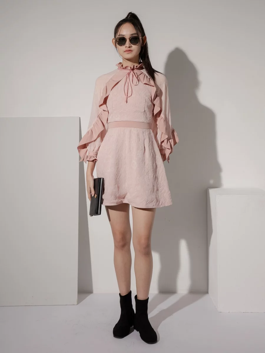 SARALOLO｜Pink Jacquard Off-Shoulder Ruffle Dress