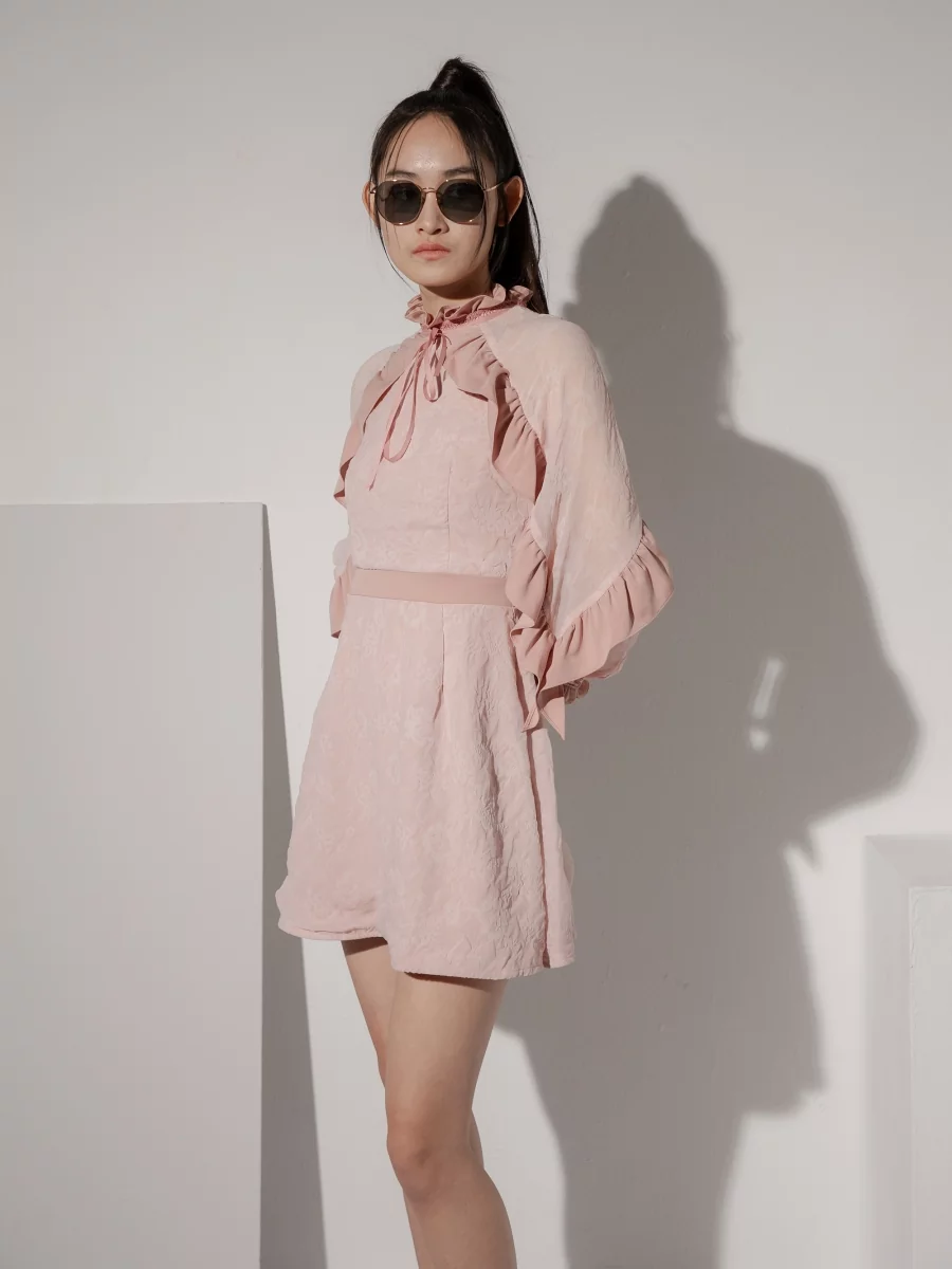 SARALOLO｜Pink Jacquard Off-Shoulder Ruffle Dress