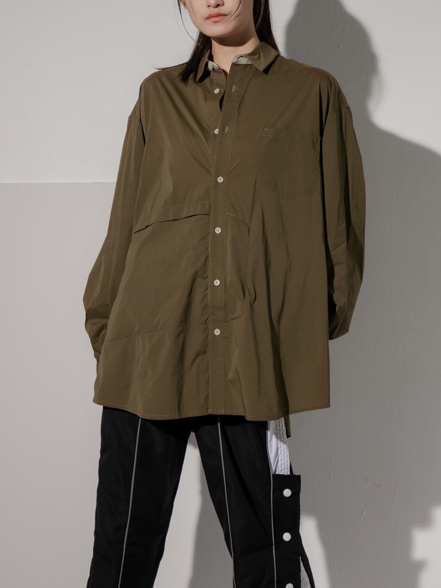 Common Comma｜Oversized Carbon Green Nylon Multi-Pocket Work Shirt