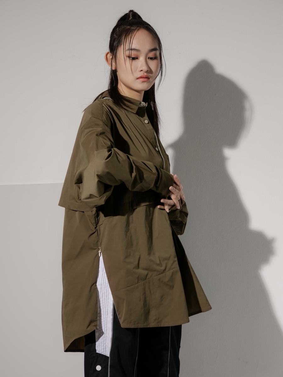 Common Comma｜Oversized Carbon Green Nylon Multi-Pocket Work Shirt