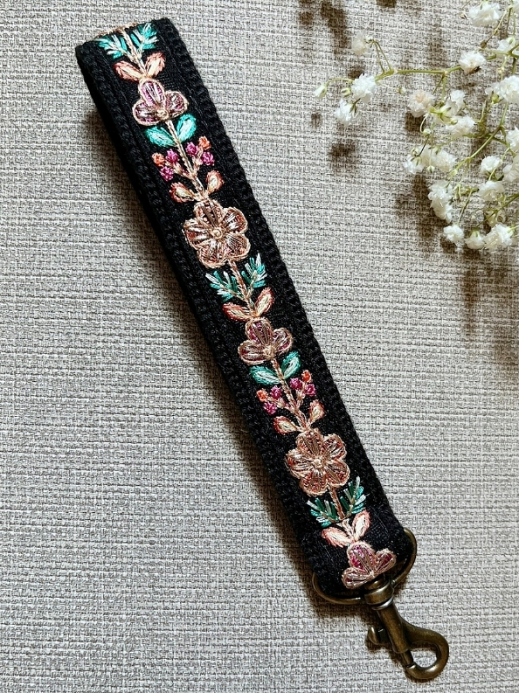 古典美學花彩刺繡手腕帶｜黑・粉