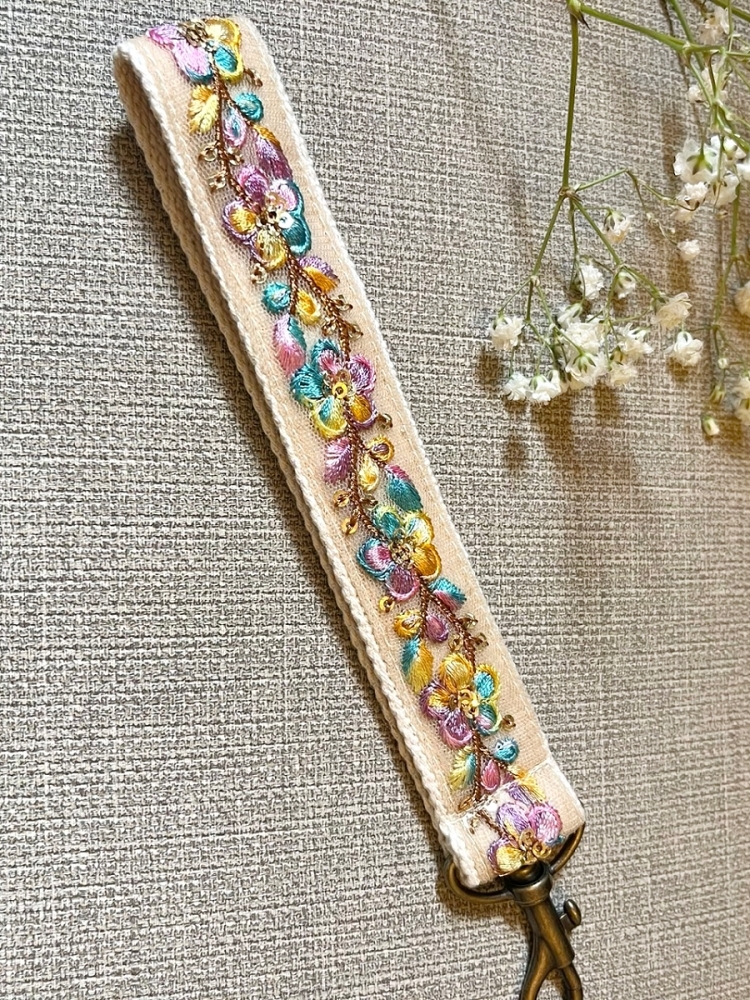 古典美學花彩刺繡手腕帶｜蜜桃粉・多彩・黃