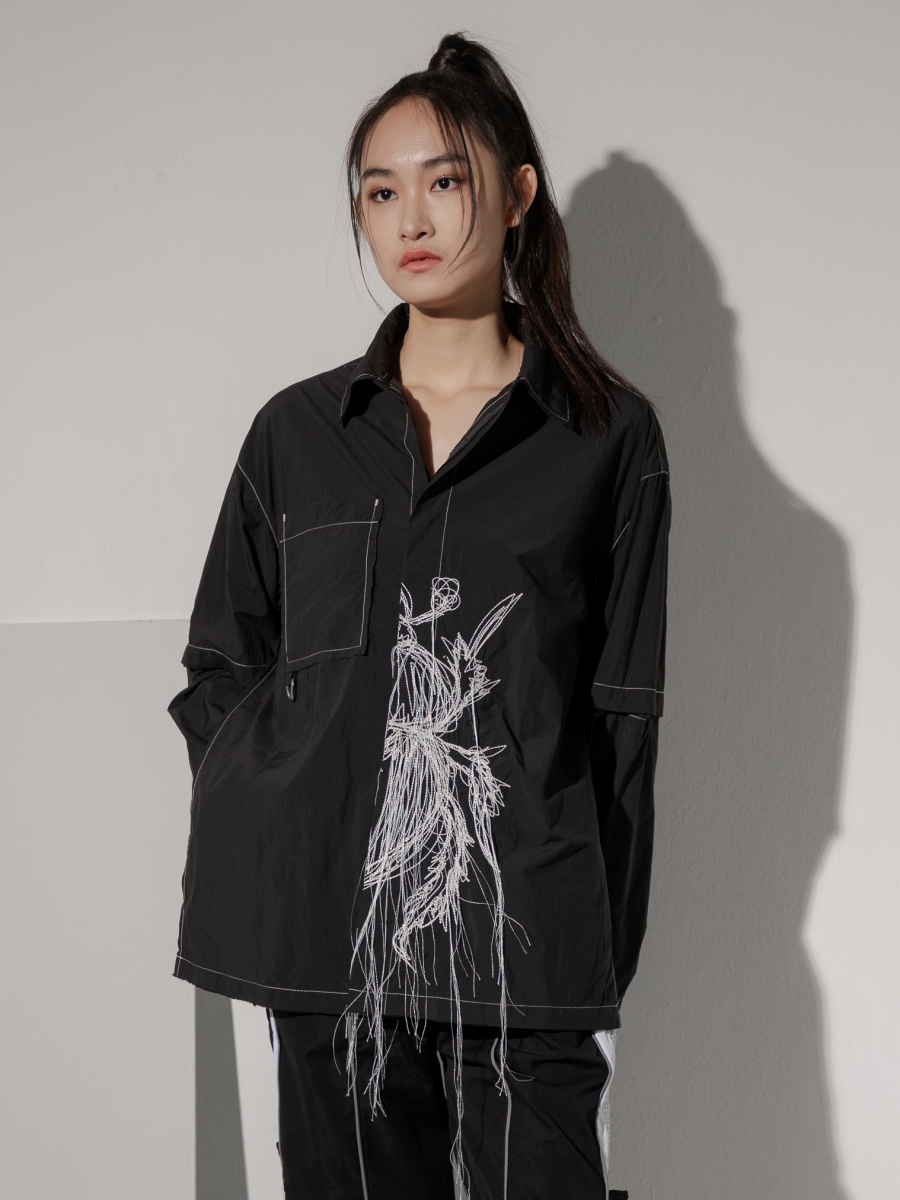 Common Comma｜Embrodiery Bug Removable Sleeve Black Shirt