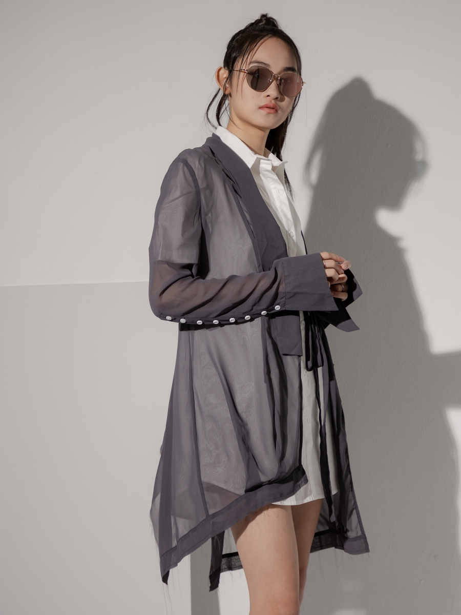 LOOM｜Hazy Gray Sleeve Buttoned Shaping Back Panel Chiffon Blouse