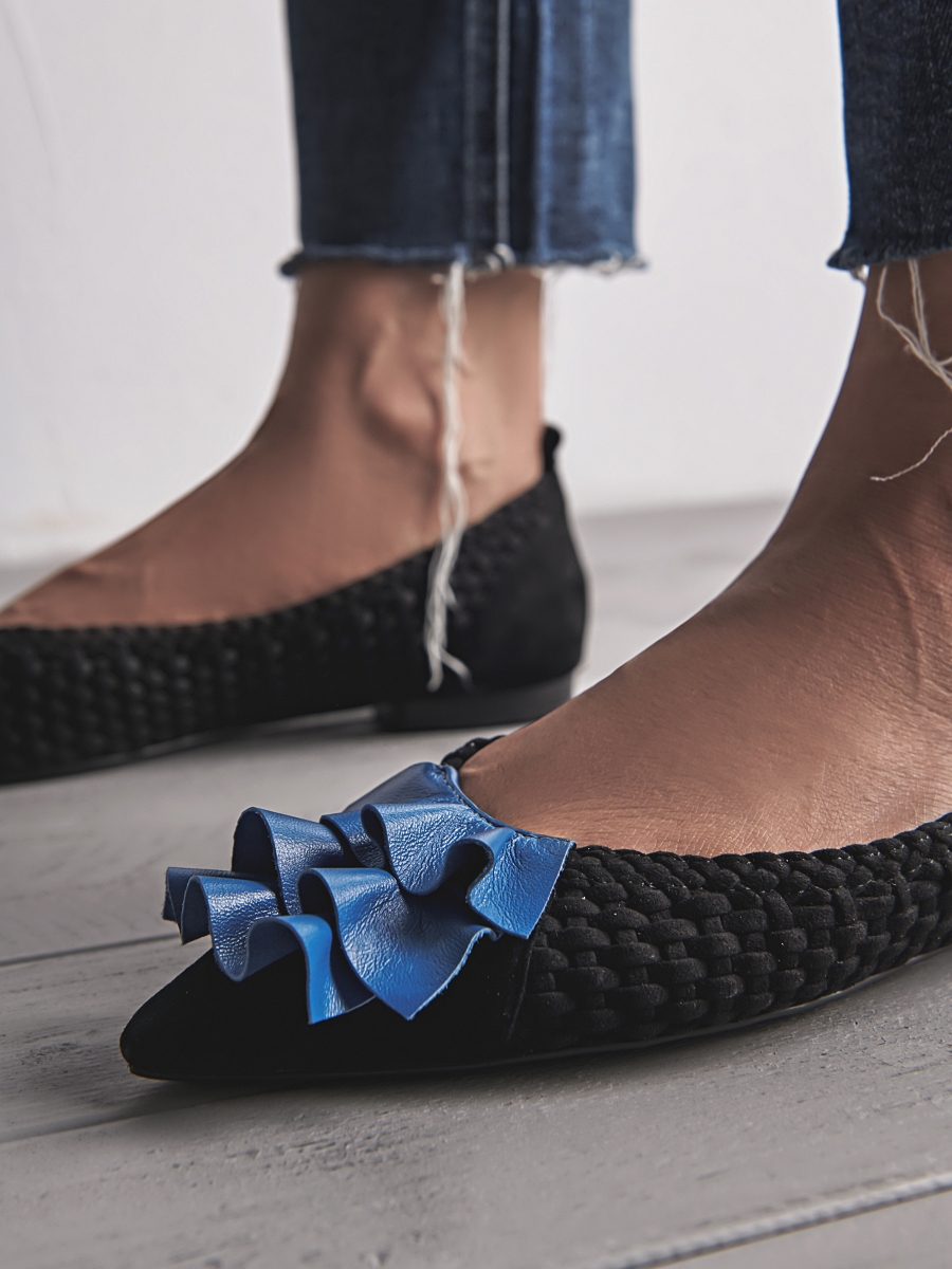 Lexx Moda｜ Ruffle Woven Flats Blue