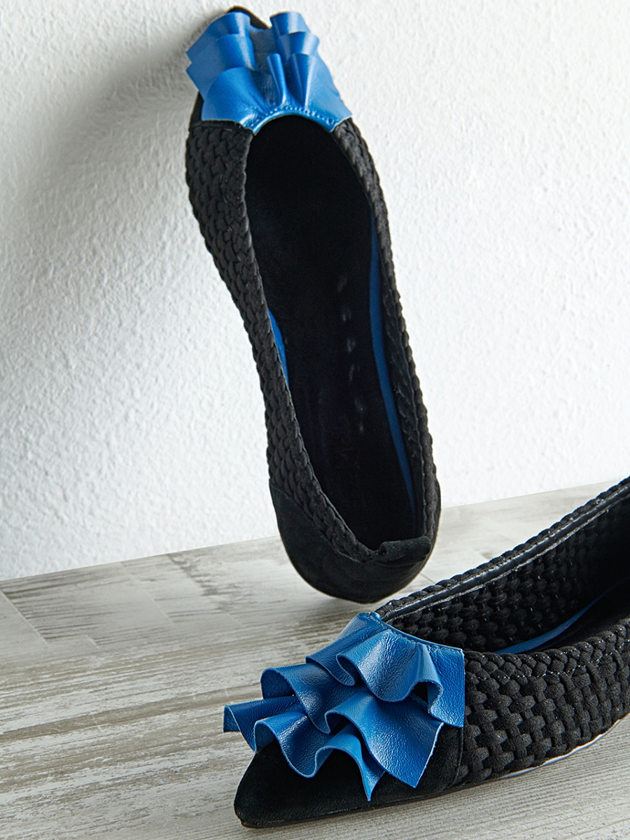 Lexx Moda｜ Ruffle Woven Flats Blue