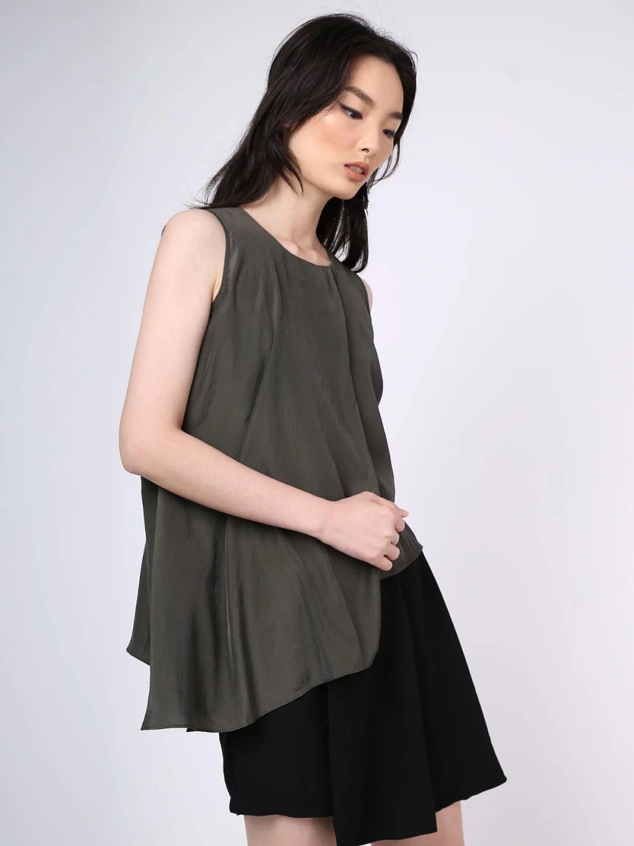 Salient Label｜Raelyn Viscose Cupro Front Draped Panel Top