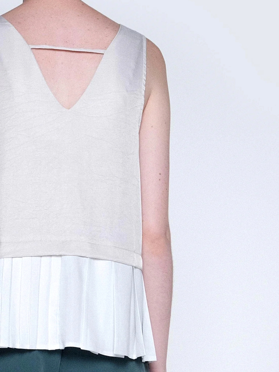 Salient Label｜Axel Dual Colour Pleated Top