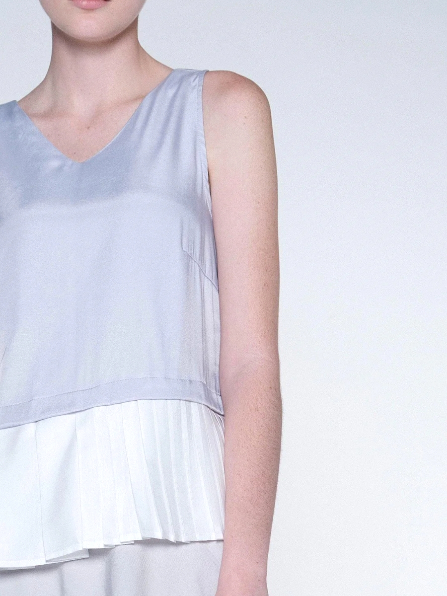 Salient Label｜Axel Dual Colour Pleated Top