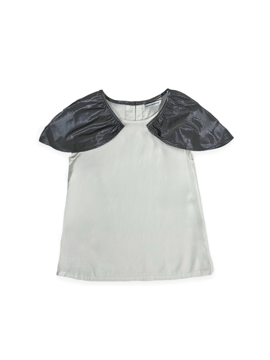 SEW・縫｜ Silver White Bud Shoulder Design Top