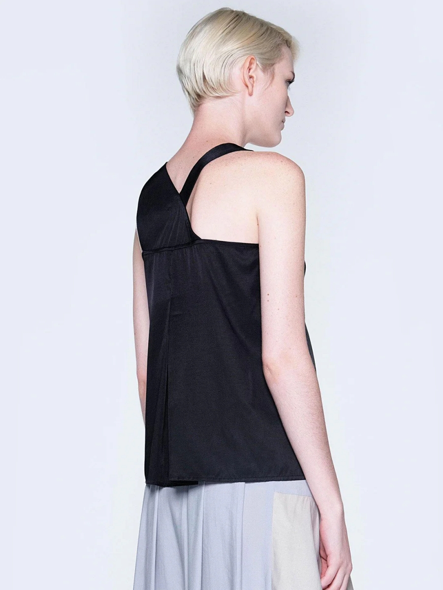 Salient Label｜Tivri Asymmetric Back Top