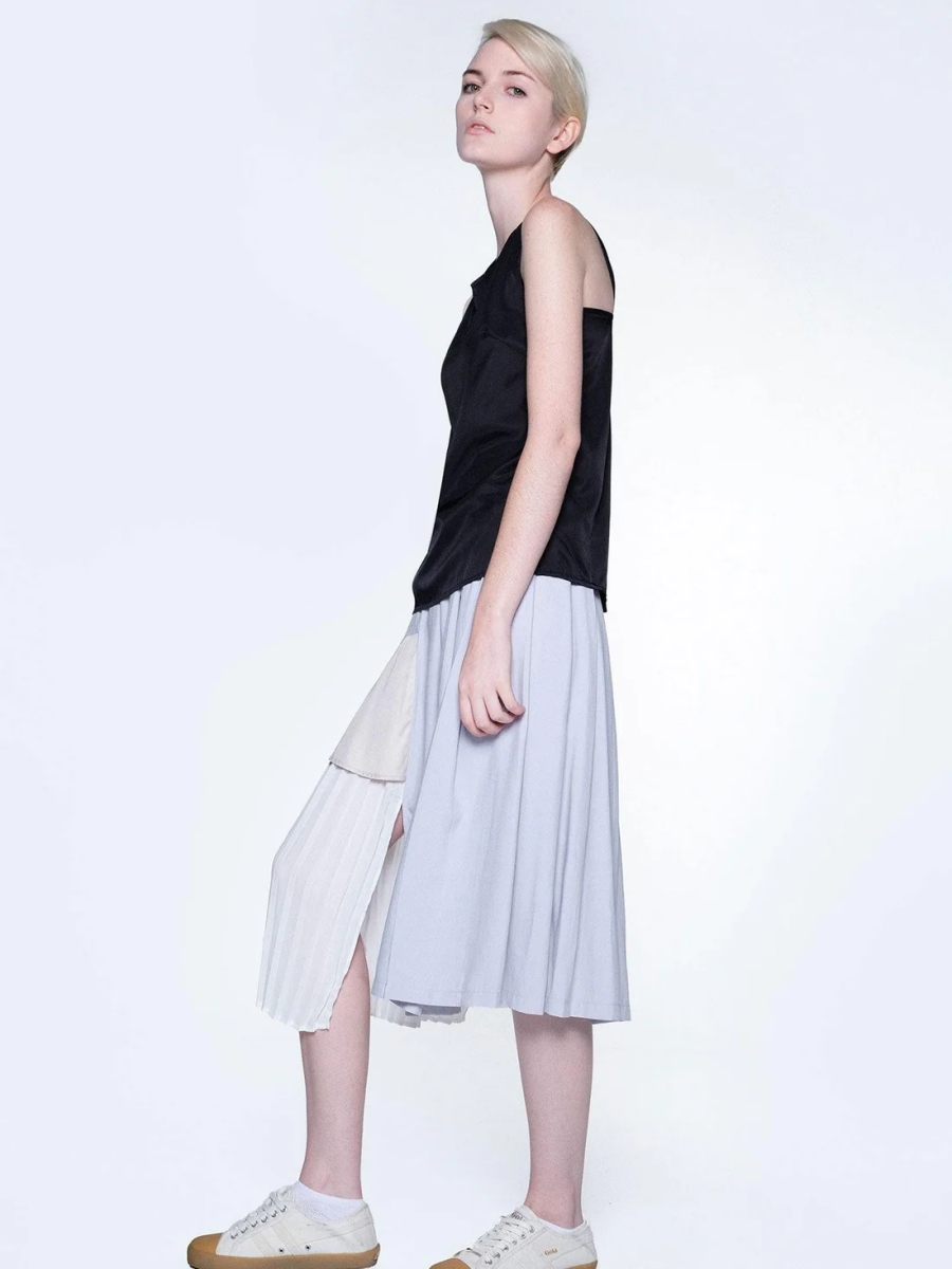 Salient Label｜Tivri Asymmetric Back Top