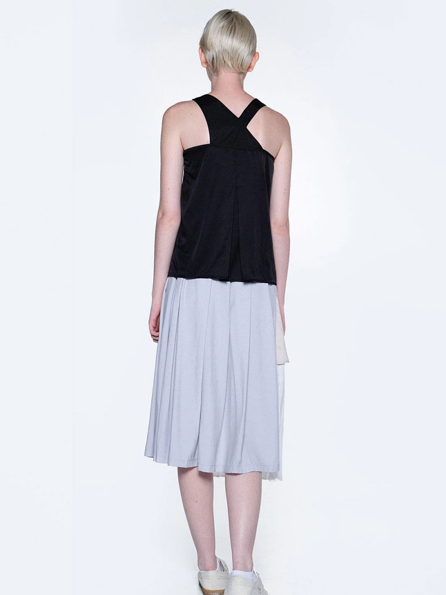 Salient Label｜Tivri Asymmetric Back Top