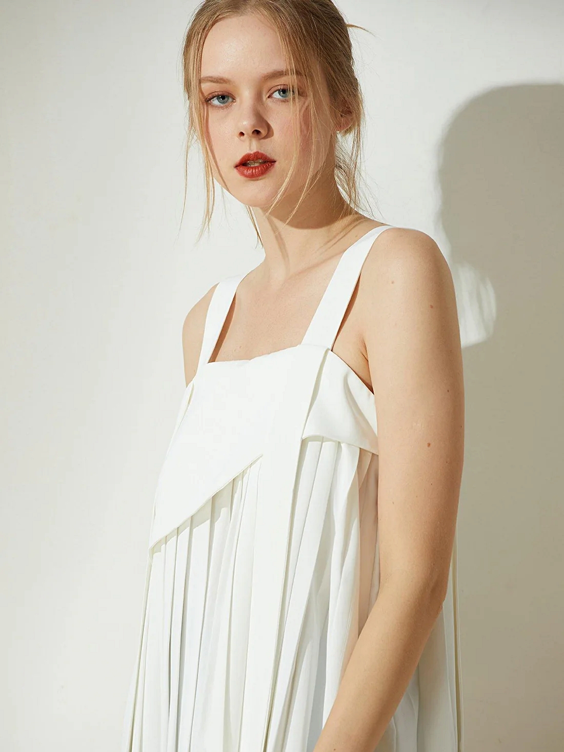 Salient Label｜Mizuki Pleated Long Strap Top