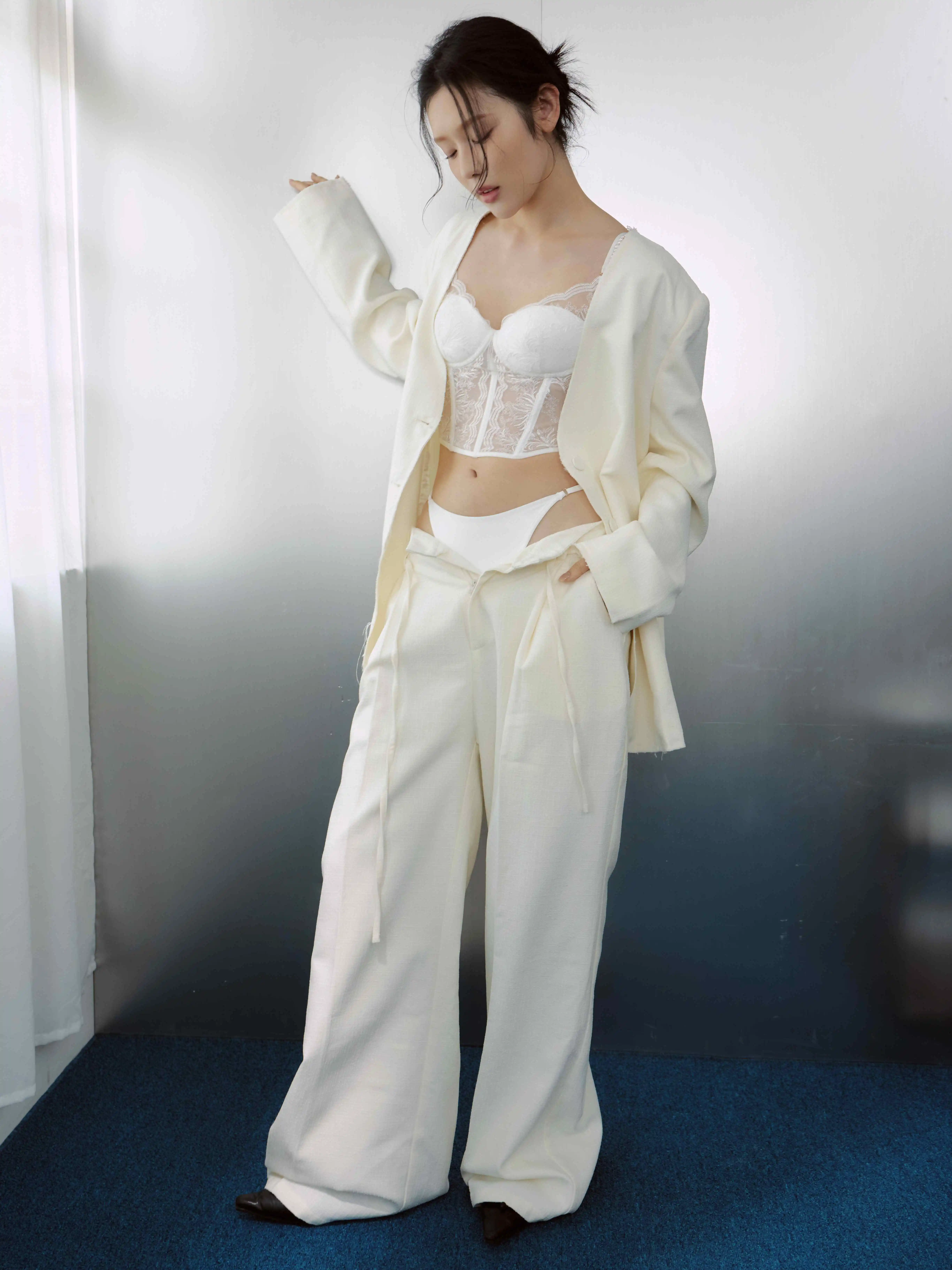 unie 極線美胸蕾絲馬甲（附充氣胸墊）